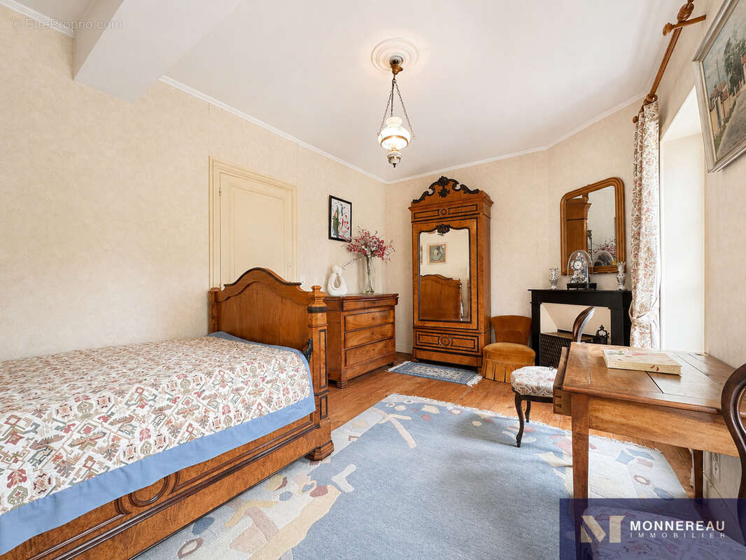 Maison bourgeoise avec parc et piscine en coeur de ville - photo 17