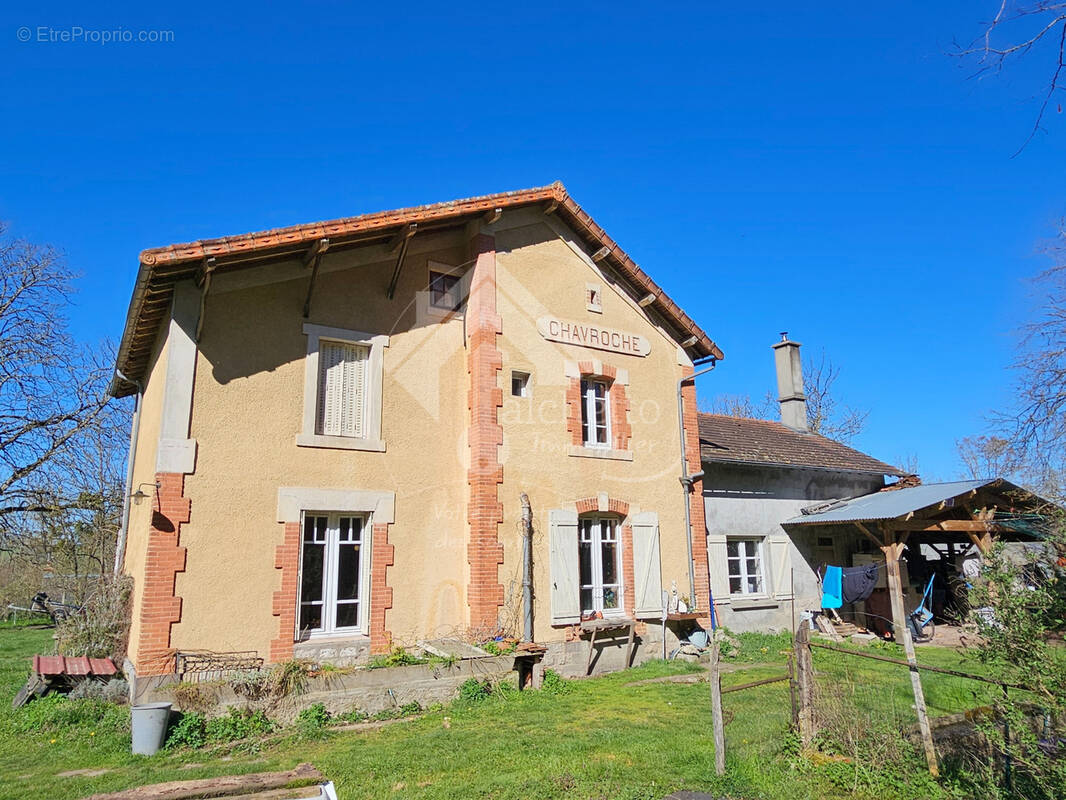 Maison à CHAVROCHES