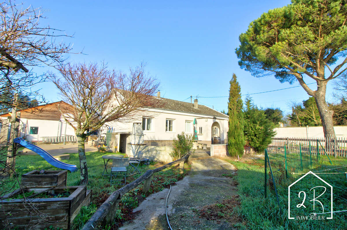 Maison à SIMANDRES