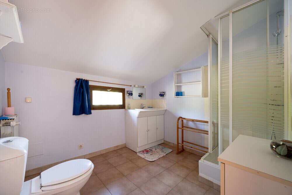 Maison 161 m² à Beaucaire  - photo 178