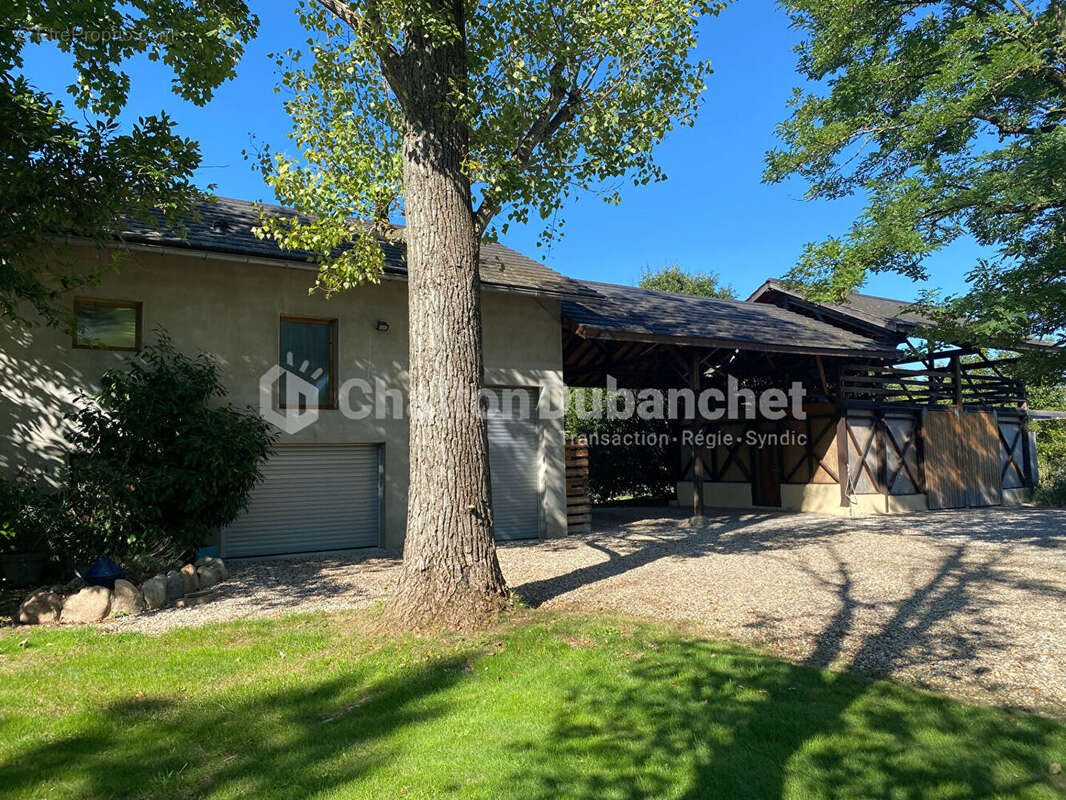 Maison à VEAUCHETTE