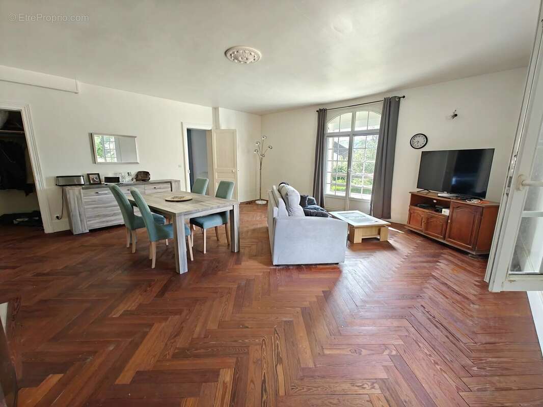 Appartement à BRIONNE