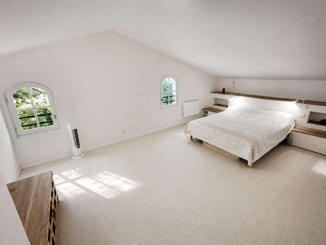 Maison de 9 pièces de 183 m² à Linars - photo 10