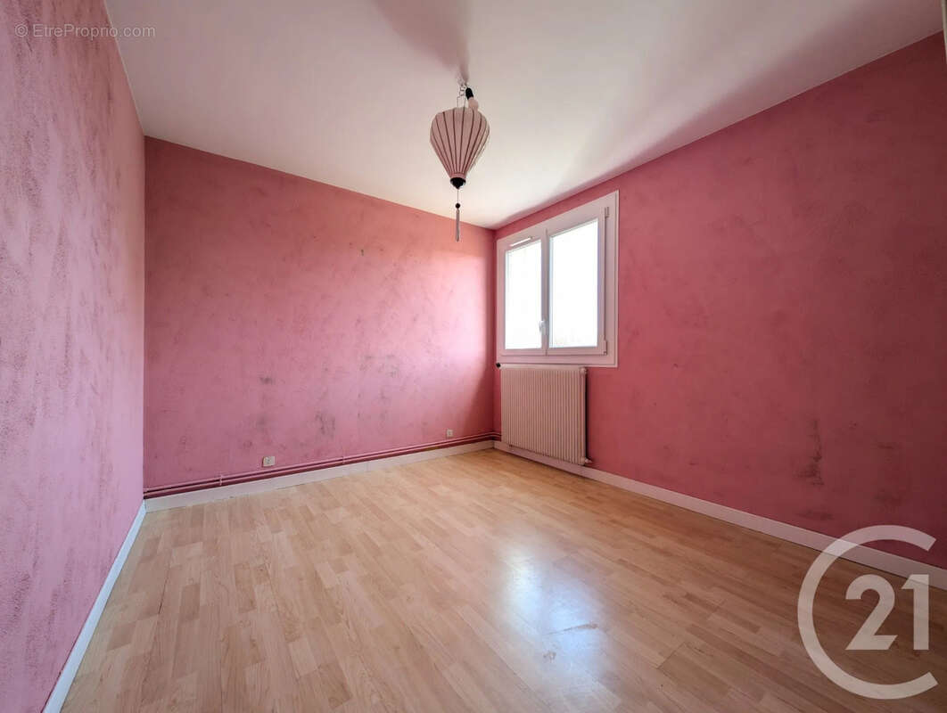 Appartement 76 m² à Limoges  - photo 11