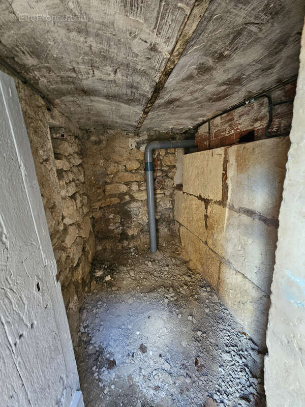 Maison à LA ROQUE-D'ANTHERON