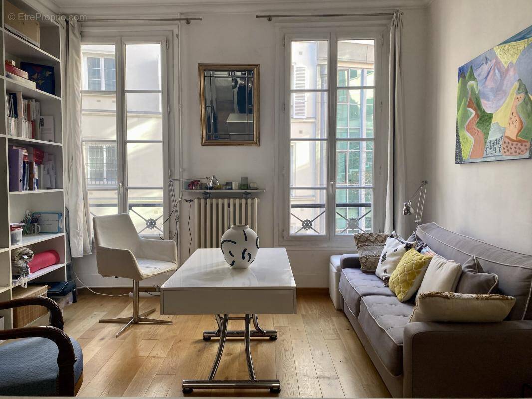 Appartement à PARIS-9E