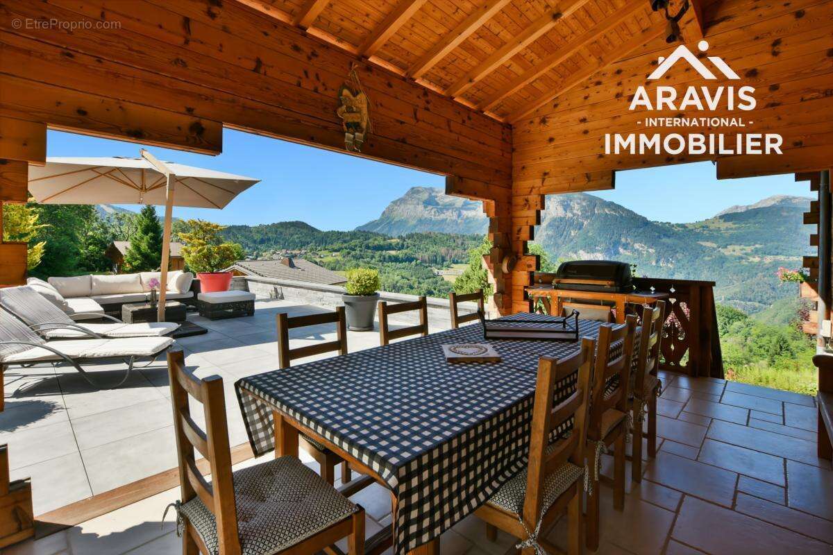 Maison à ARACHES-LA-FRASSE