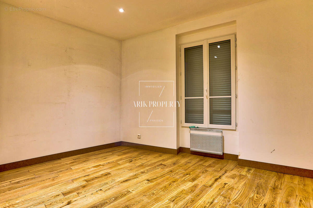 Appartement à CHARENTON-LE-PONT