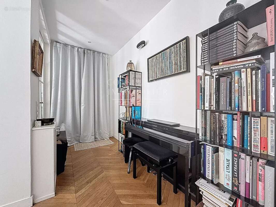 Appartement à PARIS-17E