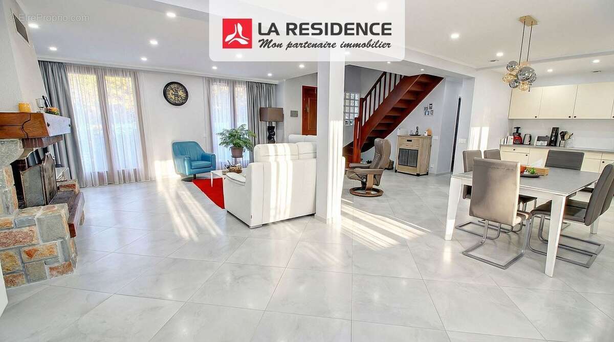 Maison à VAUX-SUR-SEINE