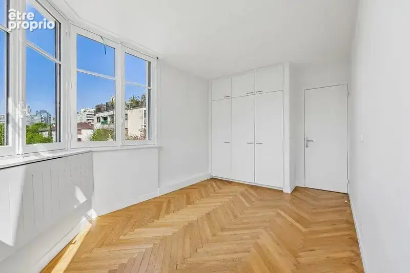 NEUILLY SAINT JAMES / LONGCHAMP: Élégant appartement familial de 158 m² sur jardin avec balcon - photo 12