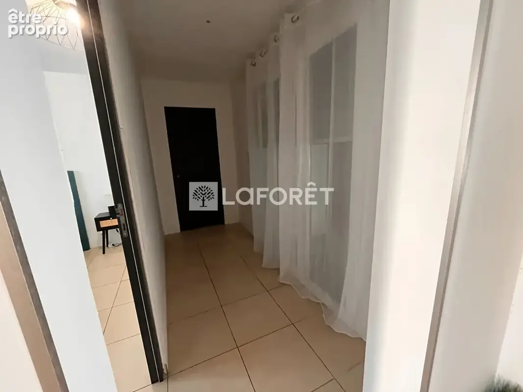 Maison à Arles,  plain pied, avec jardin et 2 dépendances - photo 8