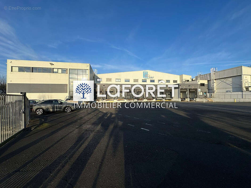 Commerce à LA CHATAIGNERAIE