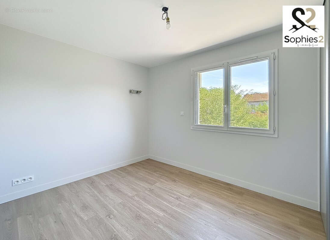 Maison 160 m² à Claix  - photo 9