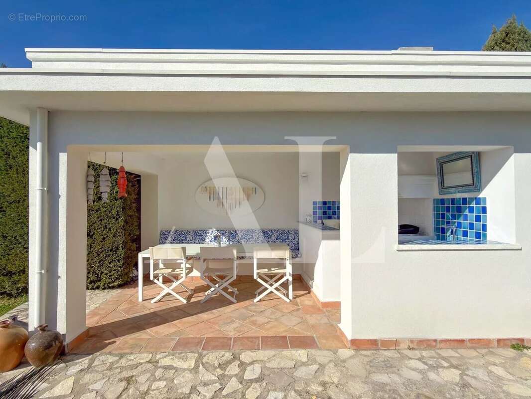 Elegante villa golfe juan vue mer - photo 14