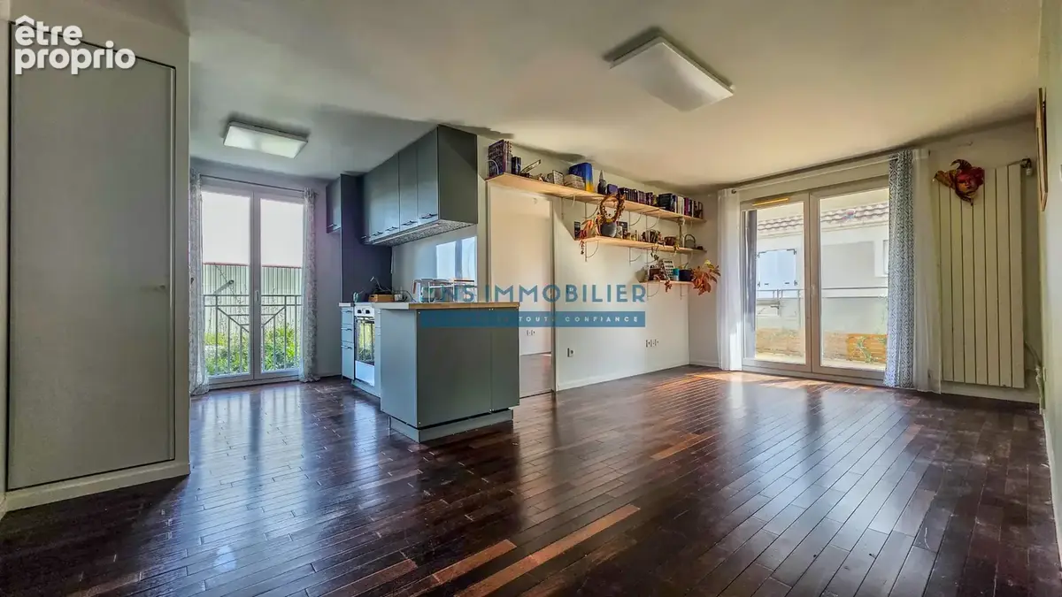 Appartement F4 74m2 + Terrasse + 2 Parkings - photo 3