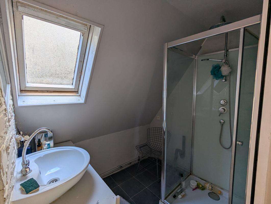 Maison  de ville 4 pièces 85 m2 3 chambres (Fort potentiel) - photo 13