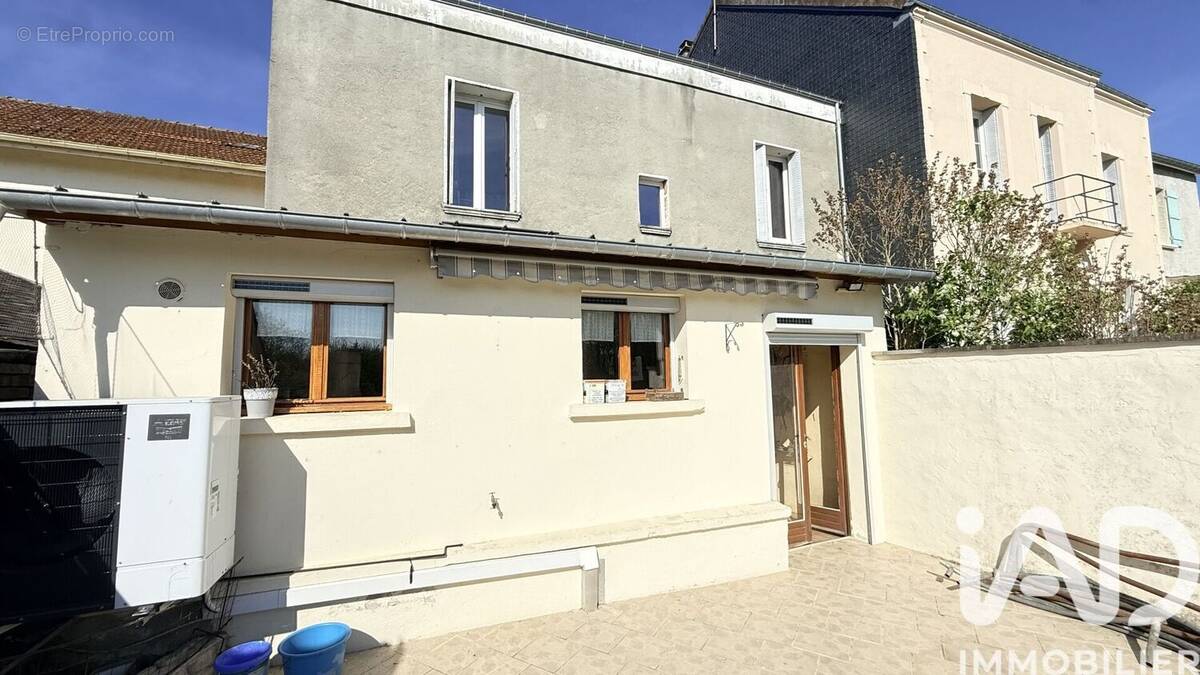 Photo 1 - Maison à VOUZIERS