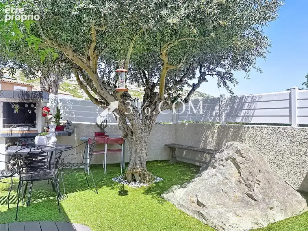 Maison de plain-pied avec piscine, jardin et vue dégagée sur - photo 10