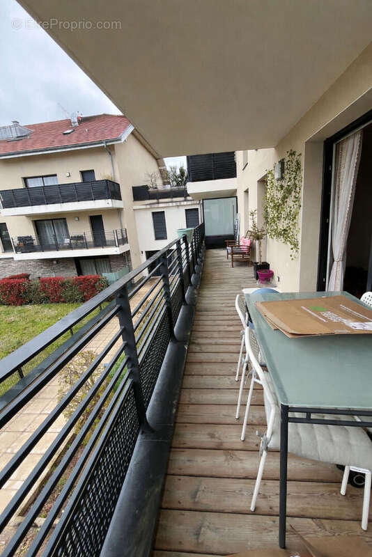 Appartement à CHEVRY