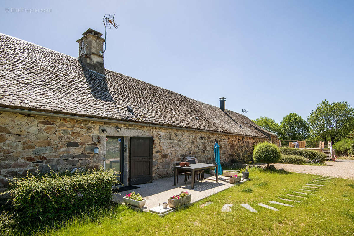 Corps de ferme restauré - Idéal gîtes ou grande famille - Proche Laguiole - photo 17