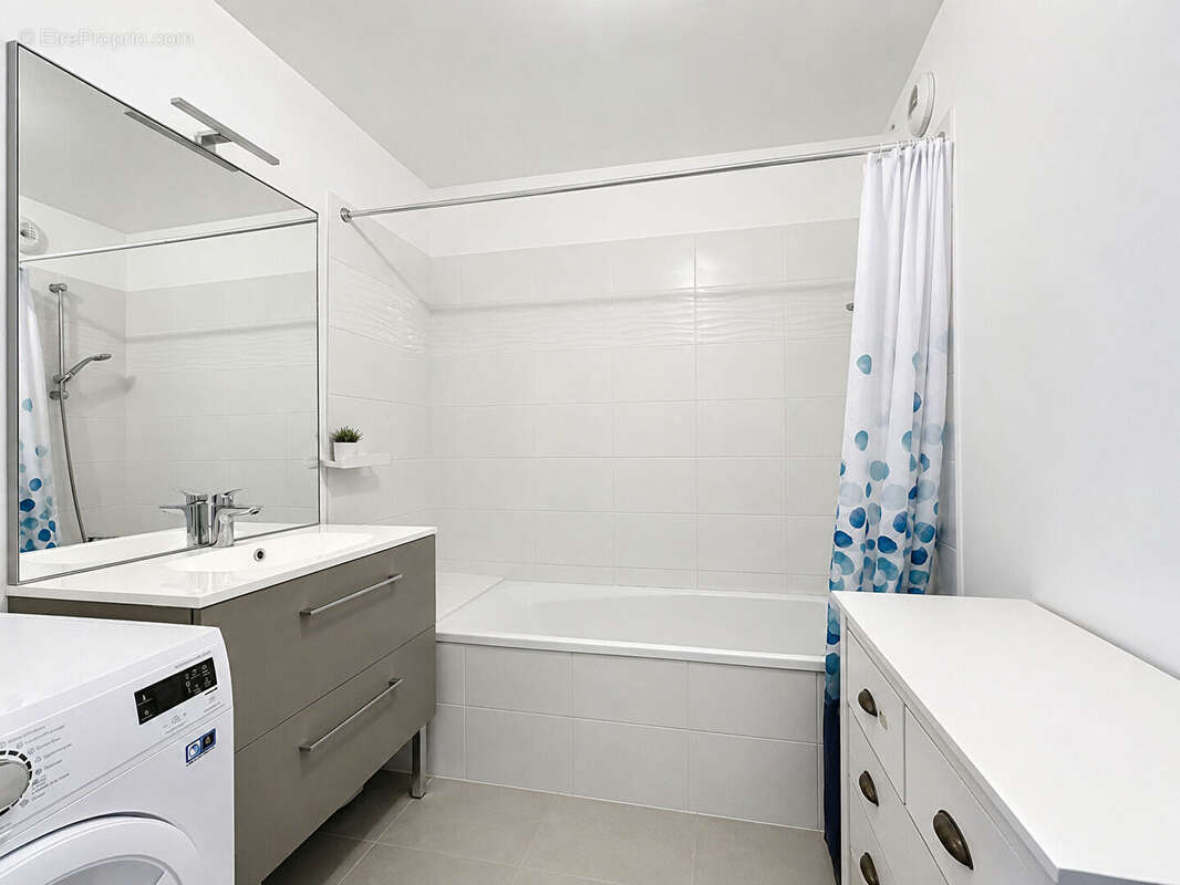 Appartement à POISY