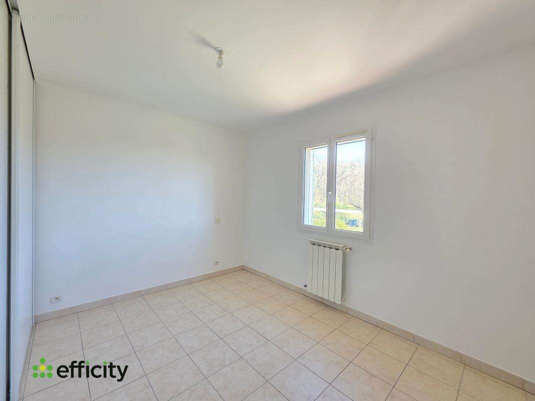 Maison à REVEST-DU-BION