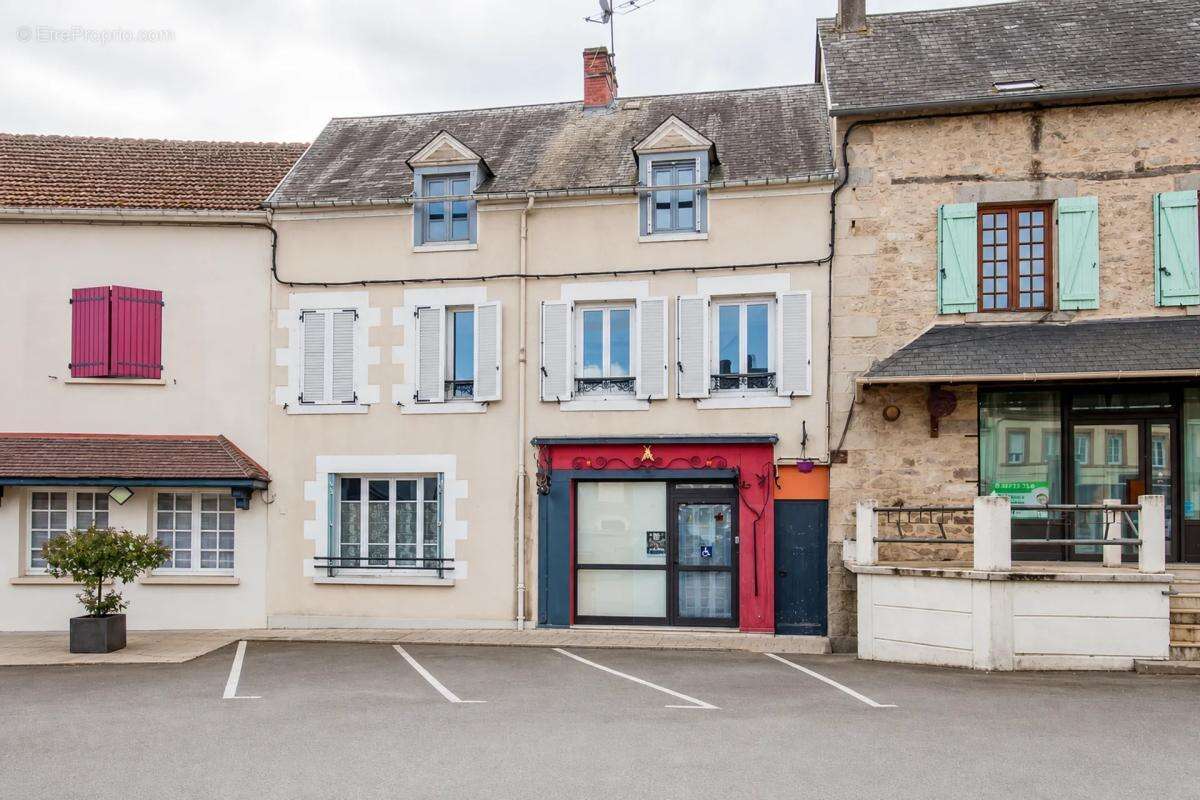 Maison de 270 m² avec double logement à Fursac - photo 16