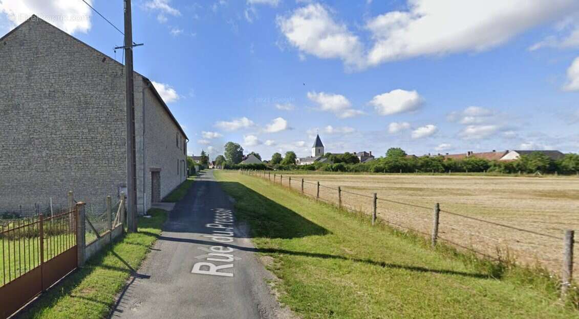 Maison à COURCELLES