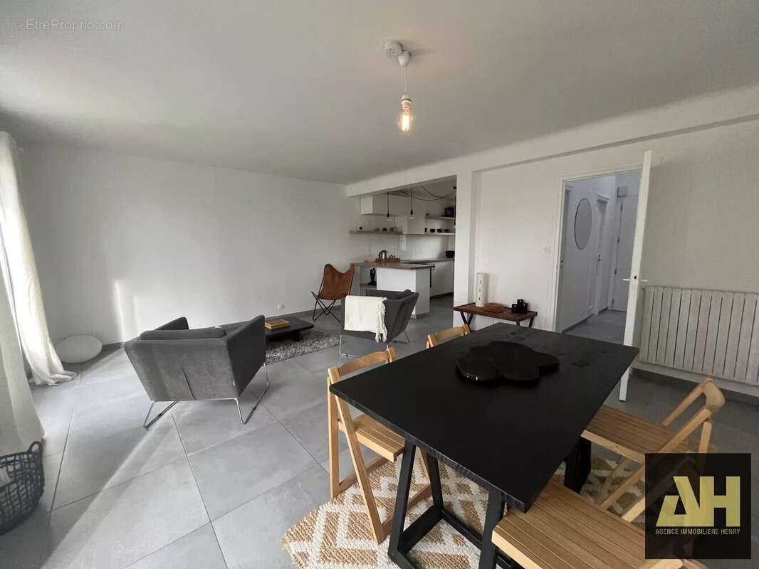 Maison à LE RELECQ-KERHUON