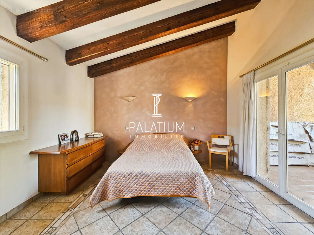Maison 167 m² à Arles  - photo 9