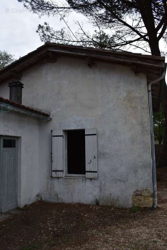 Maison plein pied de deux chambres au calme pres de la riviere a restaurer - photo 8