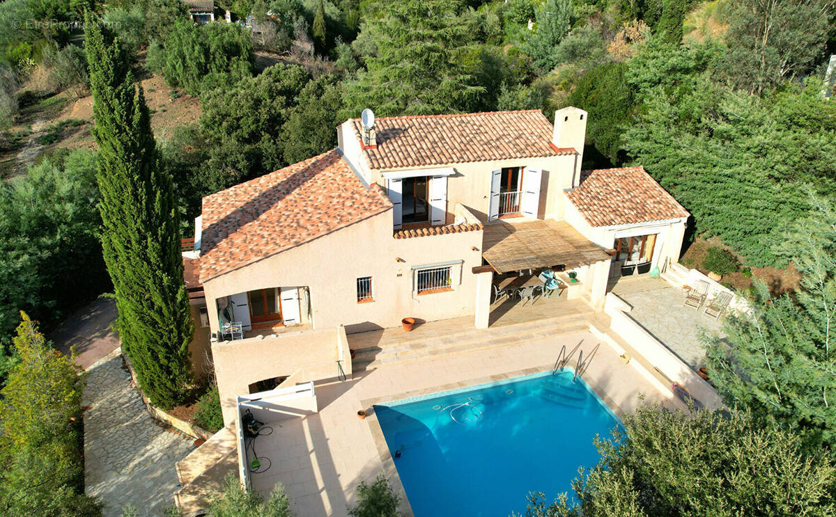 Maison à LES ISSAMBRES