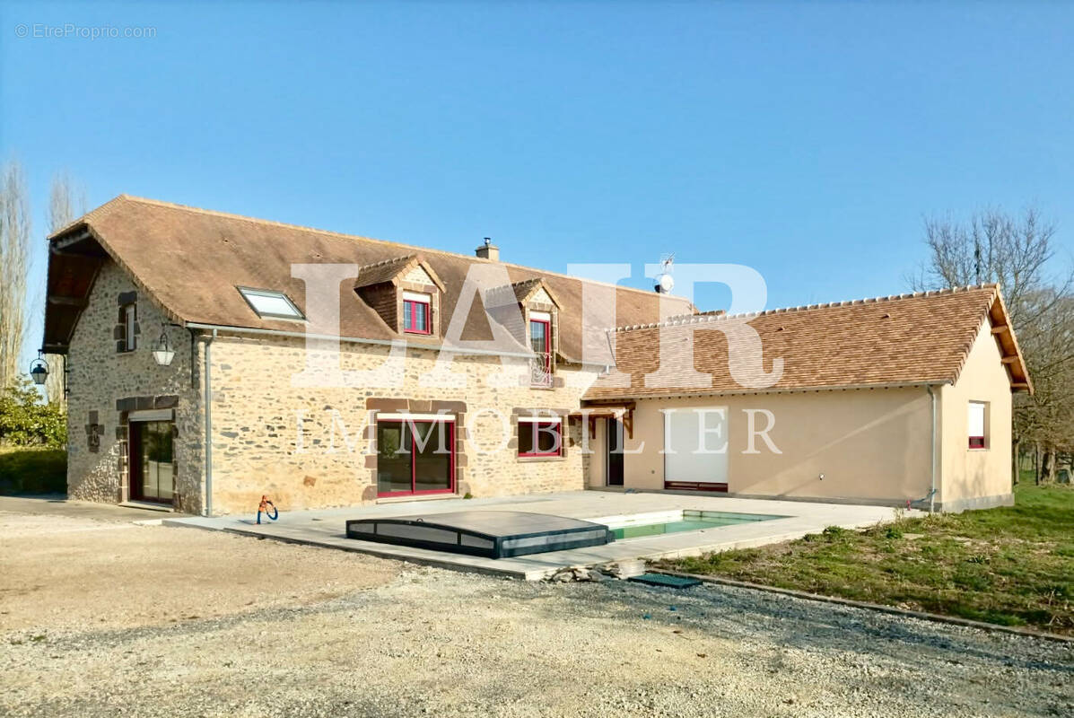 Maison à SAINT-AUBIN-DE-LOCQUENAY