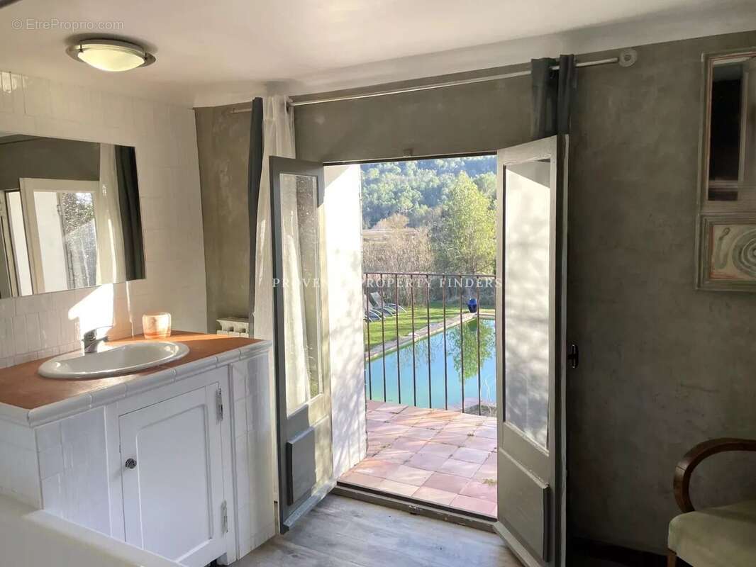 Maison à VILLECROZE