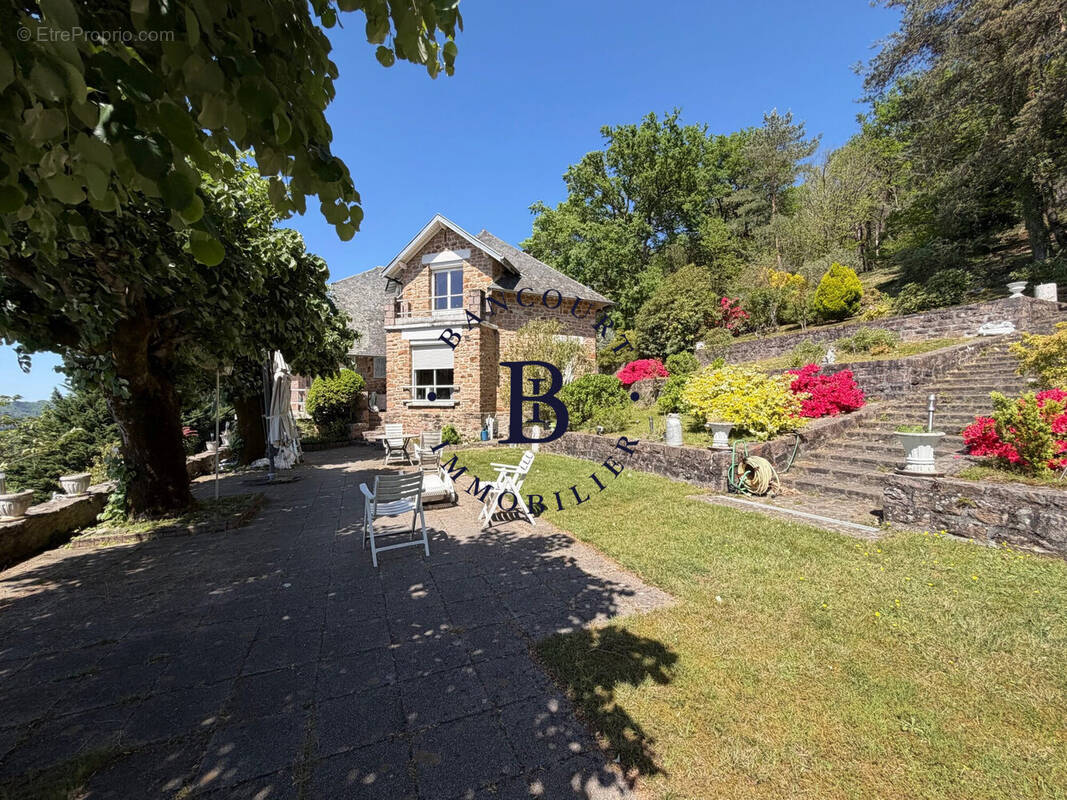 Maison à AUBAZINES