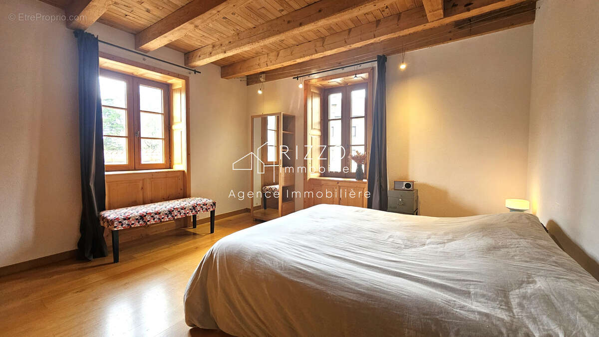 Prévessin-Moëns   Charmante maison villageoise en pierre de 220 m2 habitable, à deux pas du centre - photo 10