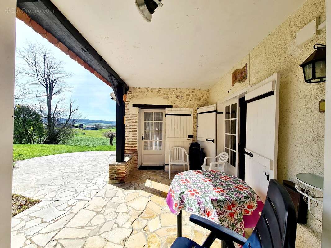 Maison à MONCLAR