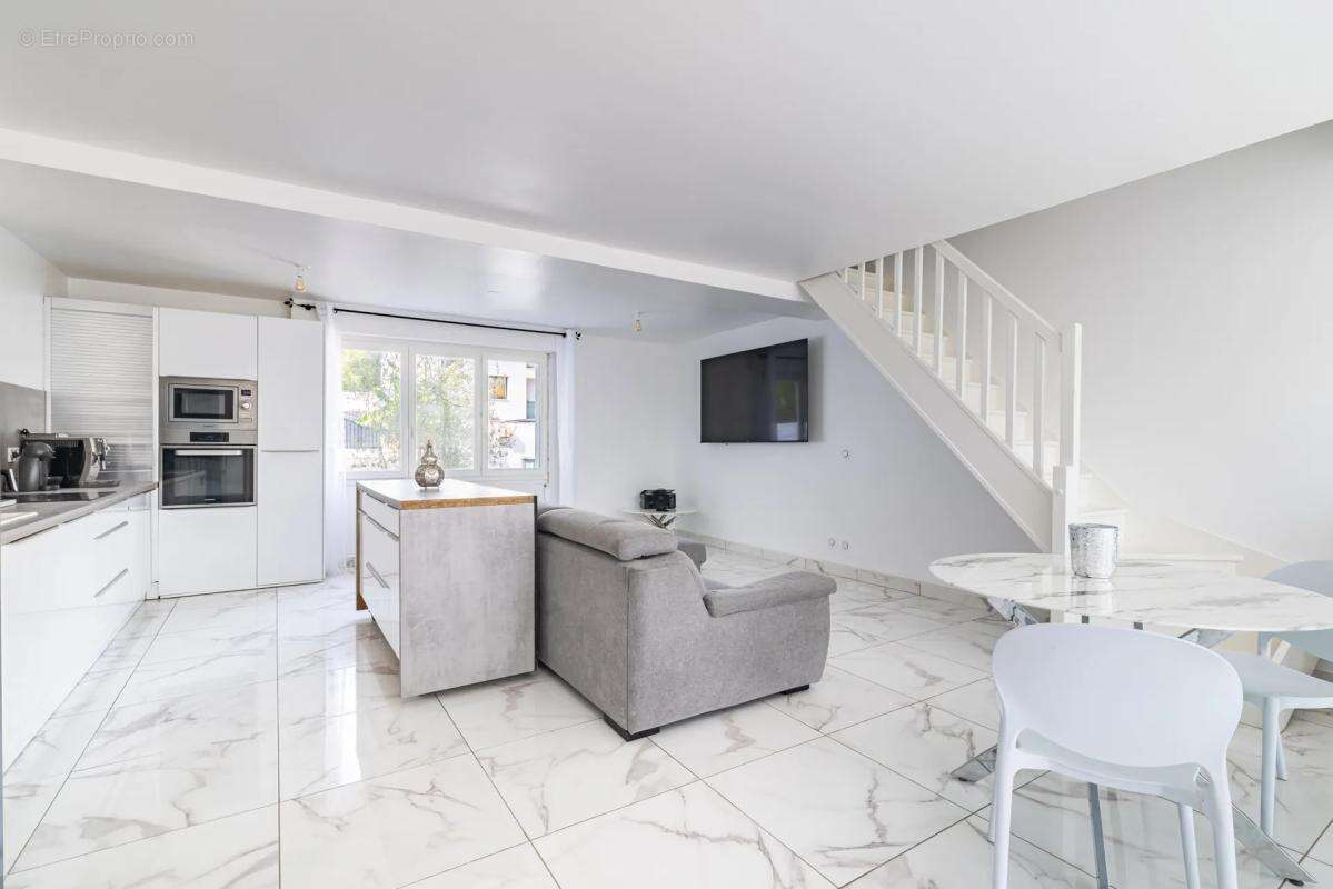 Maison de 4 pièces de 51m² (89m2 au sol) à Montfermeil - photo 2