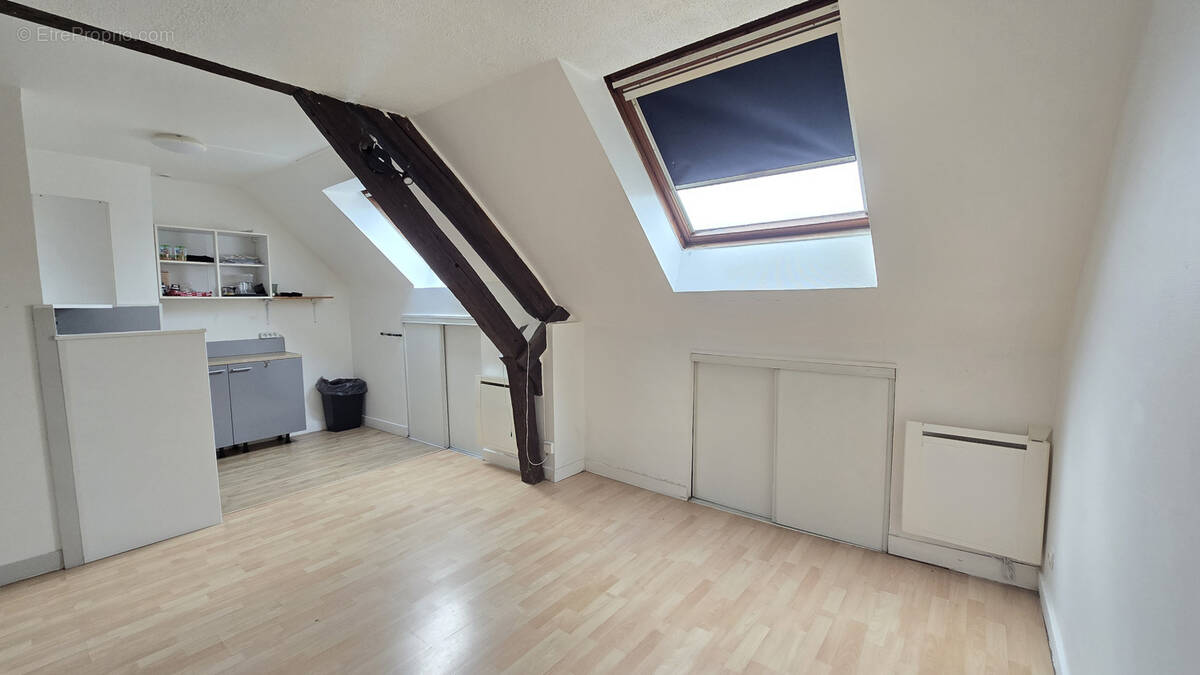 Appartement à BONNELLES