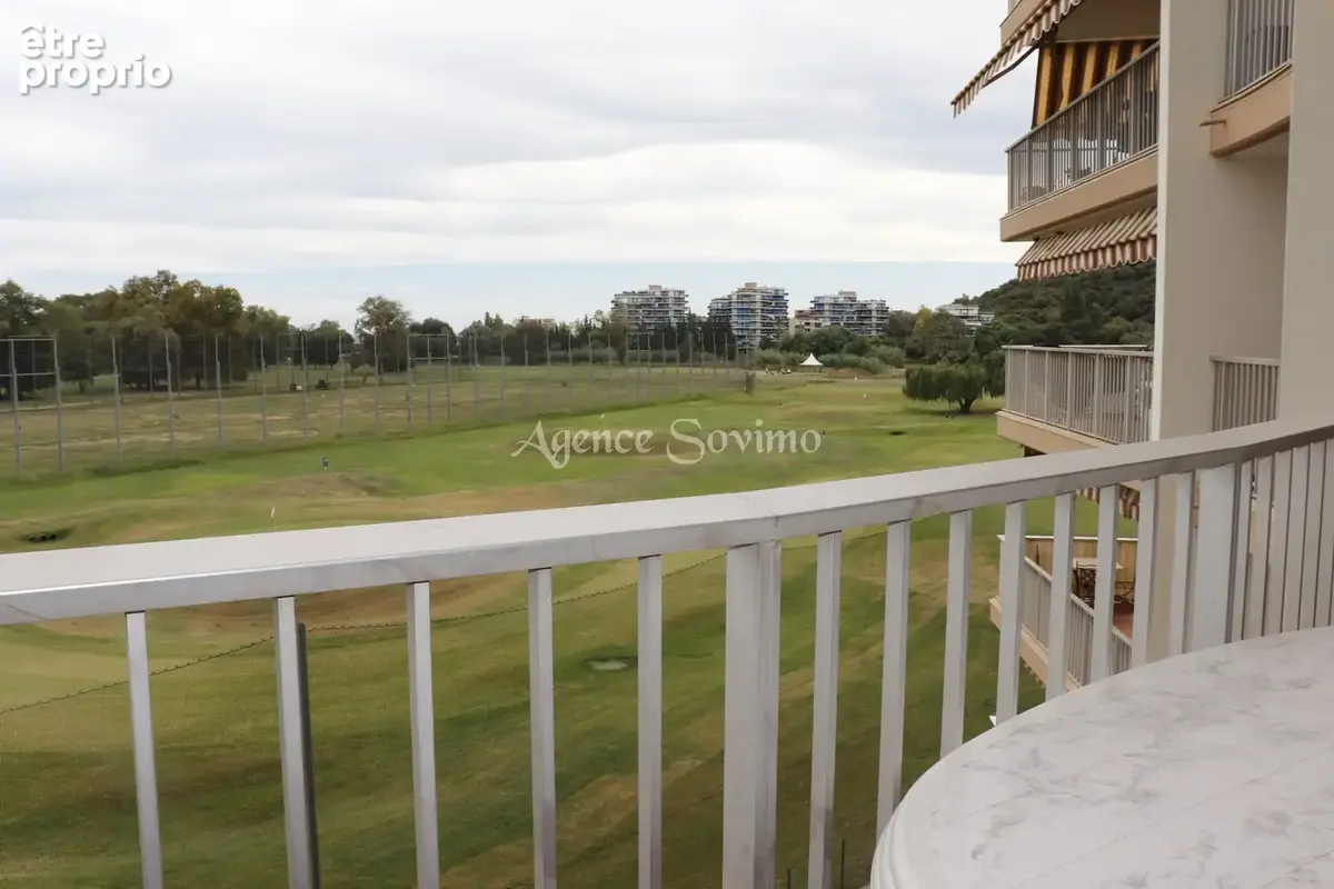 Grand 2 pièces à fort potentiel   belle terrasse avec vue imprenable sur le golf - photo 3
