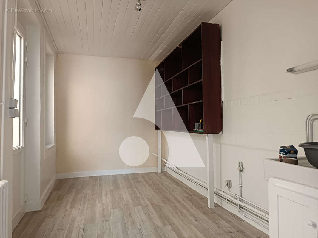 Maison de bourg en pierre avec jardin et dépendance - Plénée-Jugon 5 pièce(s) 120 m2 - photo 4