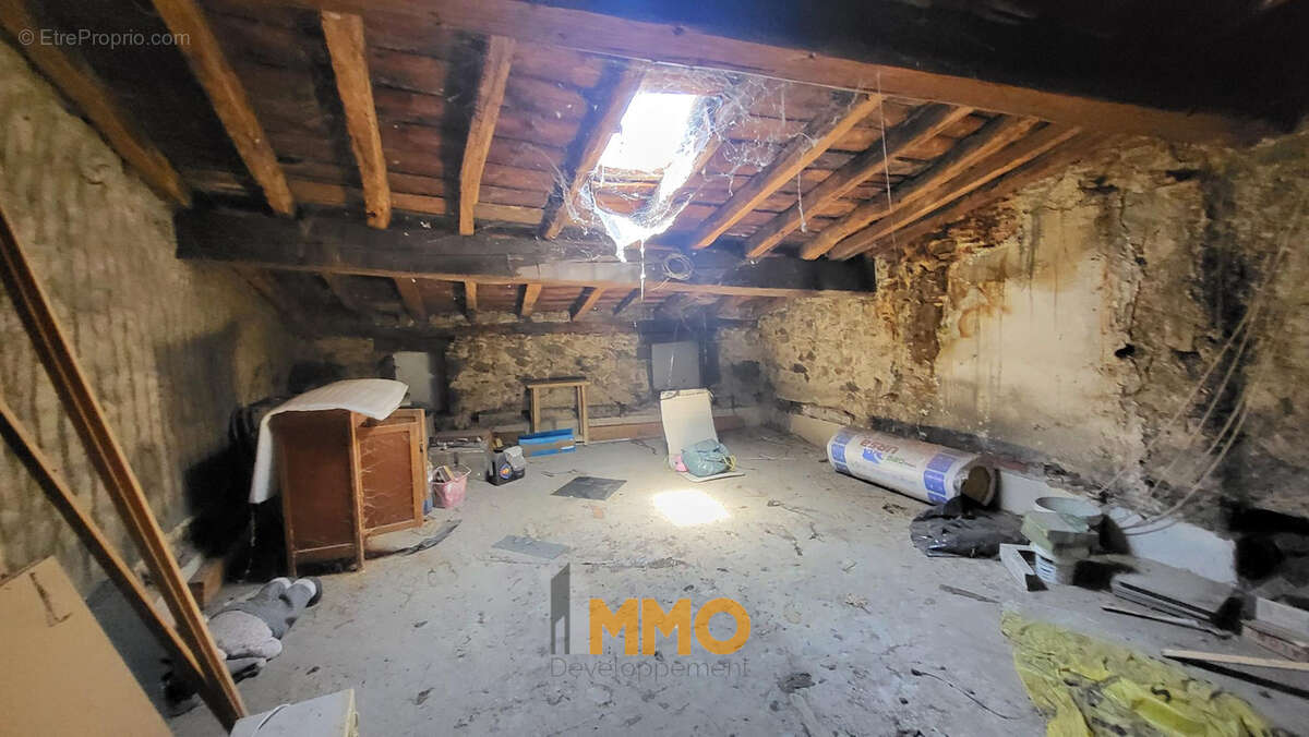 Appartement à L'ARBRESLE