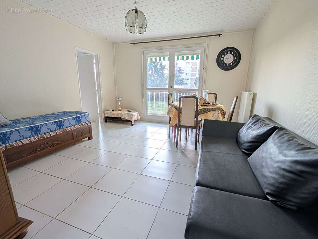 Appartement à SAINT-FONS