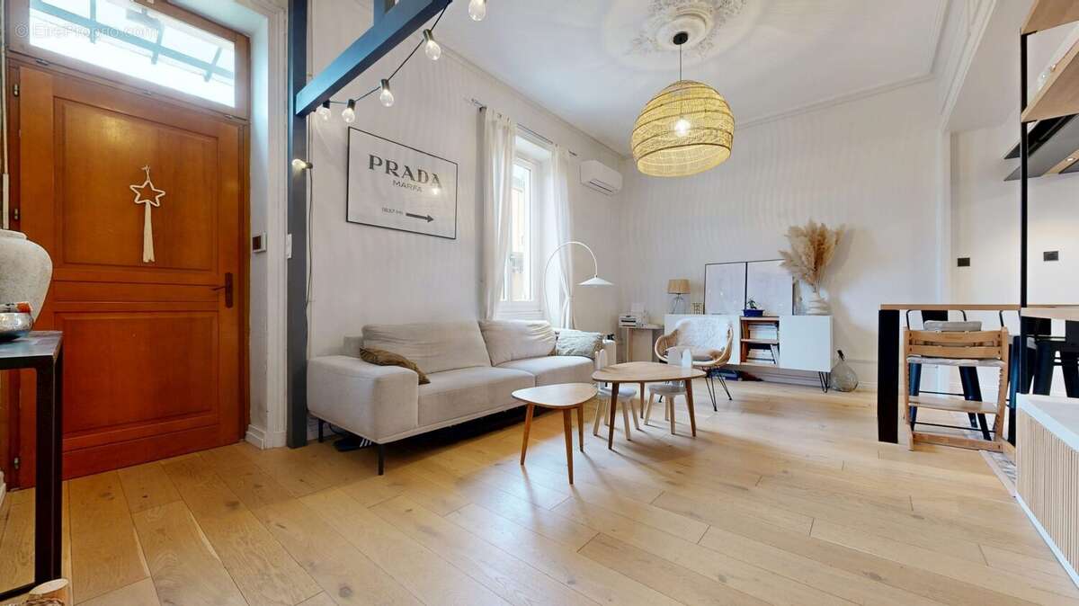 Appartement à TASSIN-LA-DEMI-LUNE