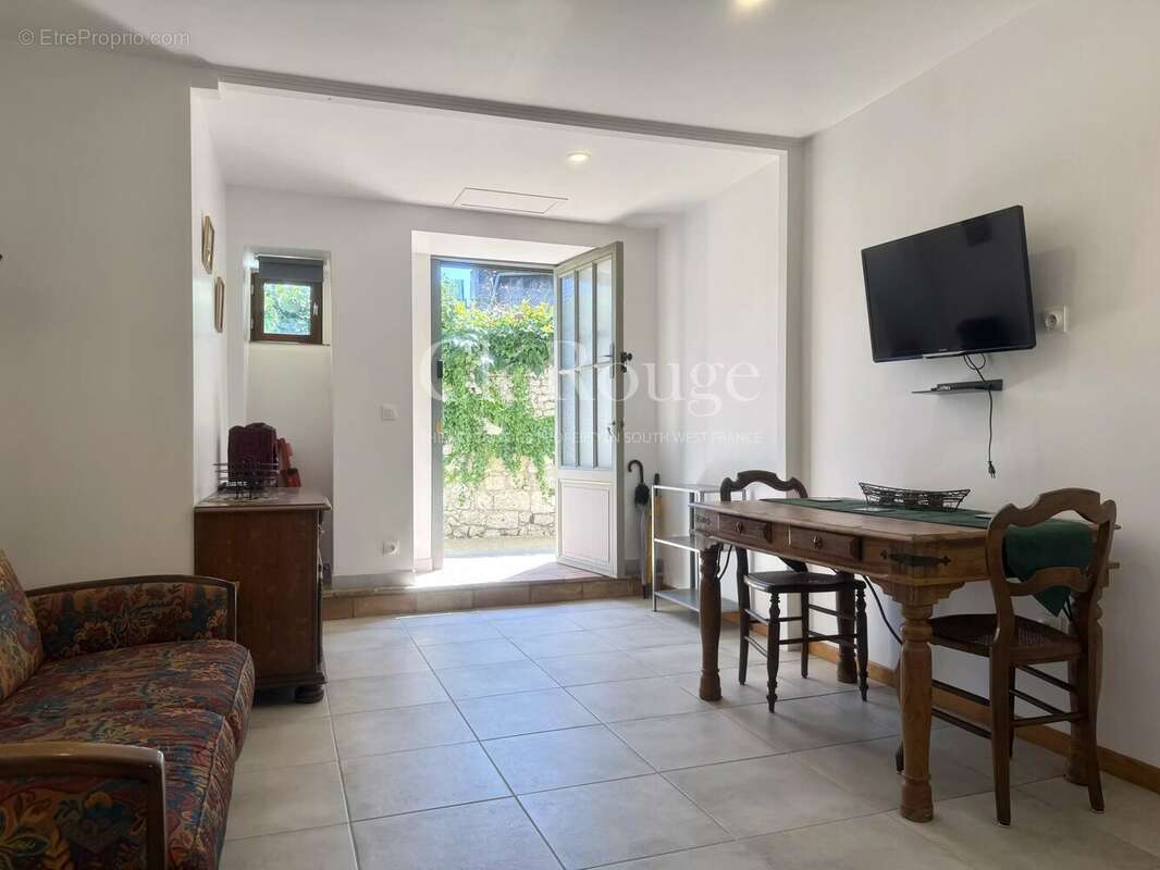Eymet – Immeuble de rapport au cœur de la bastide avec maison, studio et local commercial - photo 17