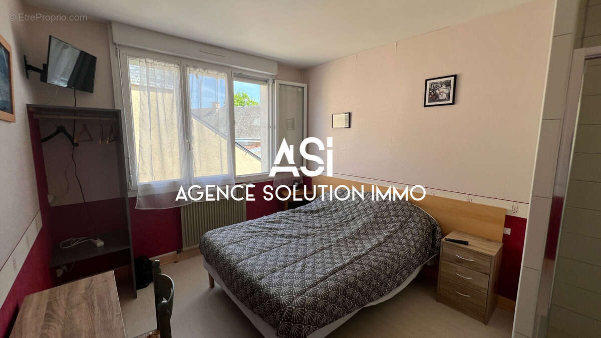 Commerce à VILLAINES-LA-JUHEL