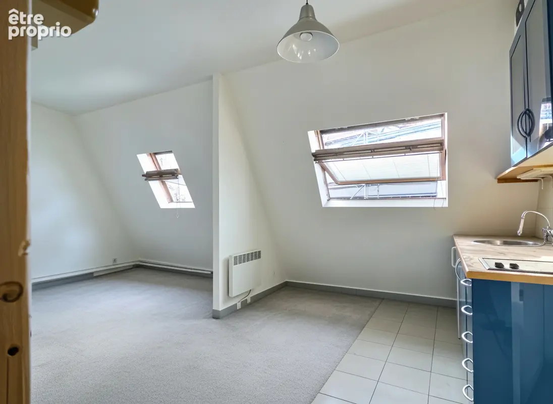 Paris 6e arrondissement - Rue Bonaparte - Quartier Saint-Germain - Studio de 19.90 m2 - photo 3