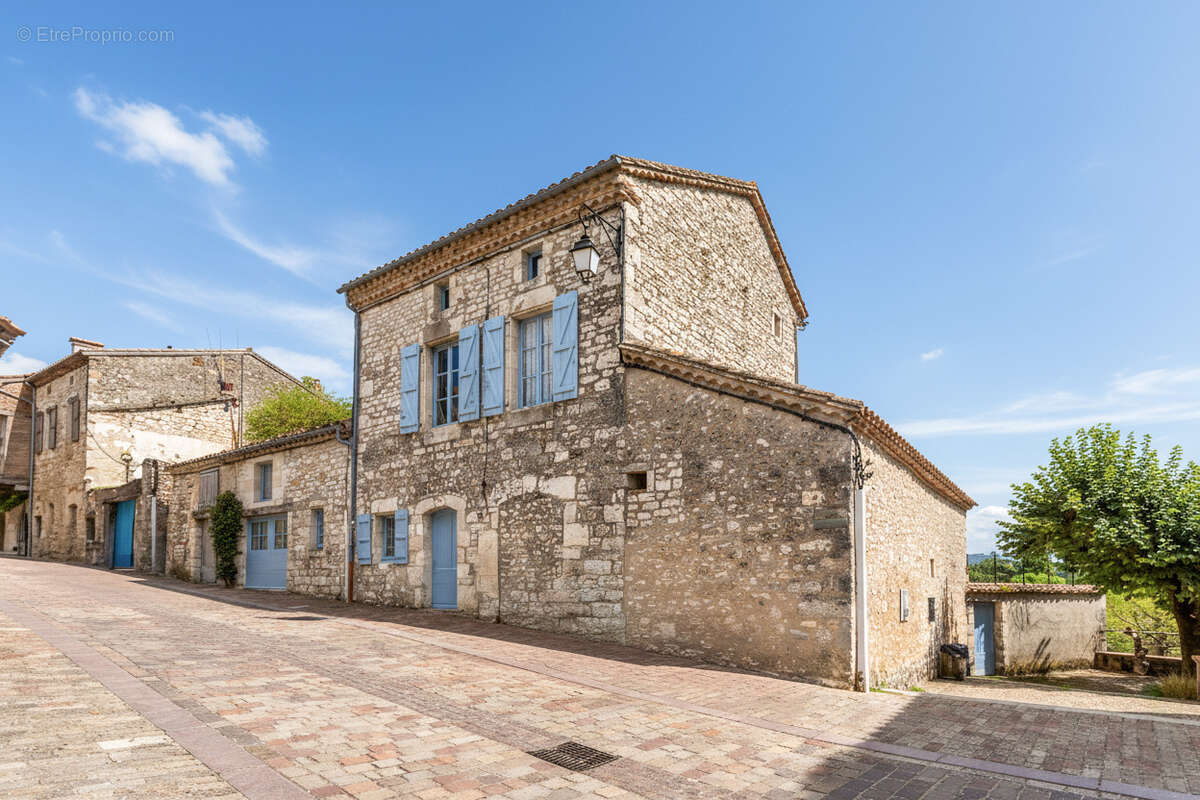 Maison de village avec piscine et jardin - photo 9