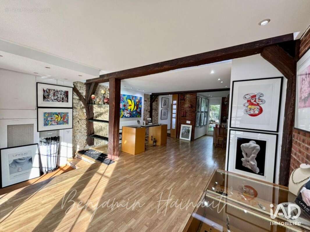 Photo 2 - Commerce à PROVINS